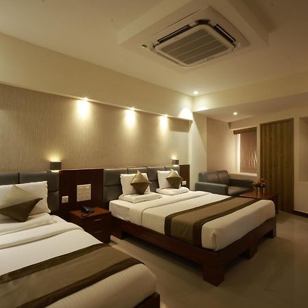 Metro Plaza Hotel Mangalore Exterior foto