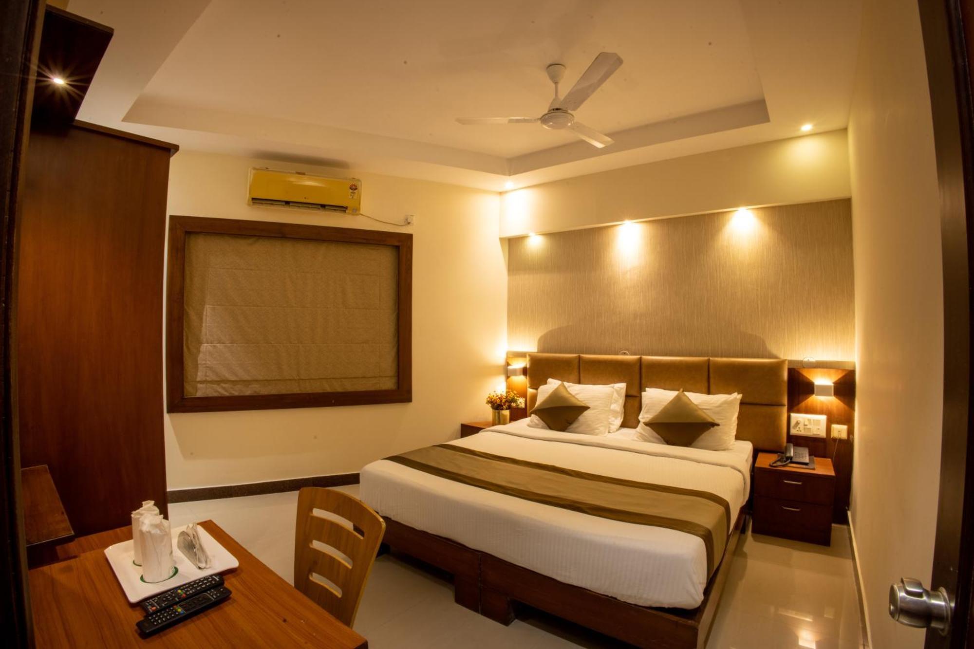 Metro Plaza Hotel Mangalore Exterior foto