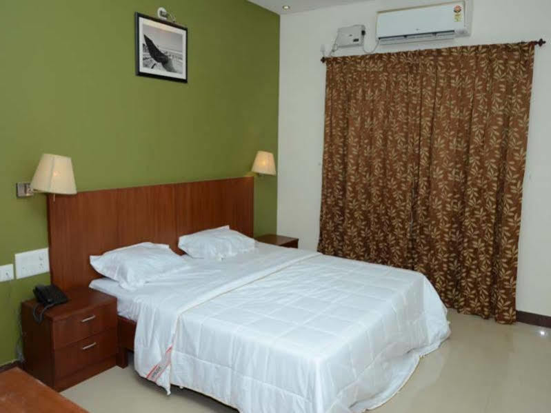Metro Plaza Hotel Mangalore Exterior foto